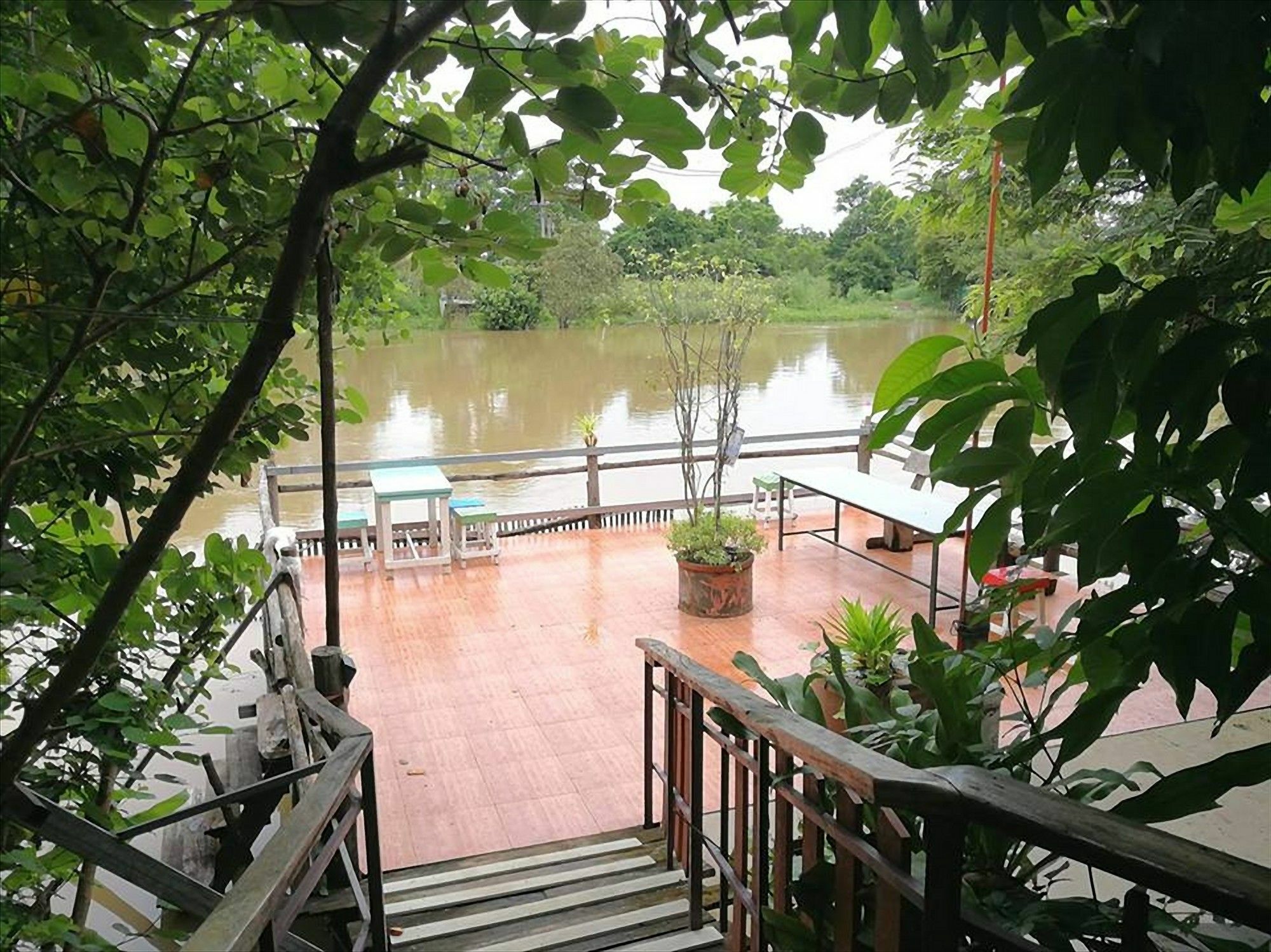 Ausgust Riverside Resort Prachinburi Exterior photo